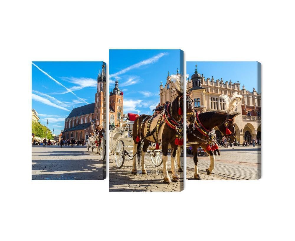 Flerdelt lærred hestevogne på markedspladsen i krakow