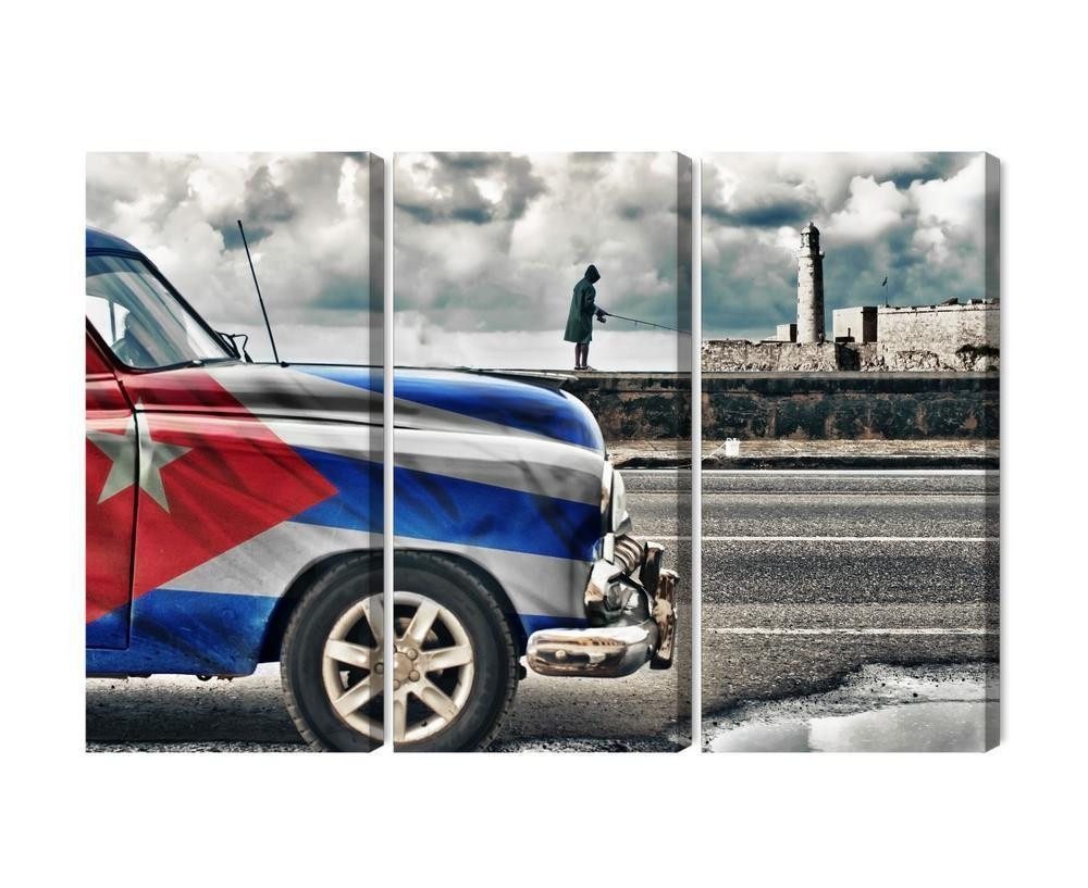 Flerdelt lærred en bil med et cubansk flag på gaderne i havana