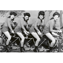 Fototapet - Women On Bicycle