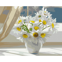 Mal efter tal - Chamomiles in a white vase on the window - blomster