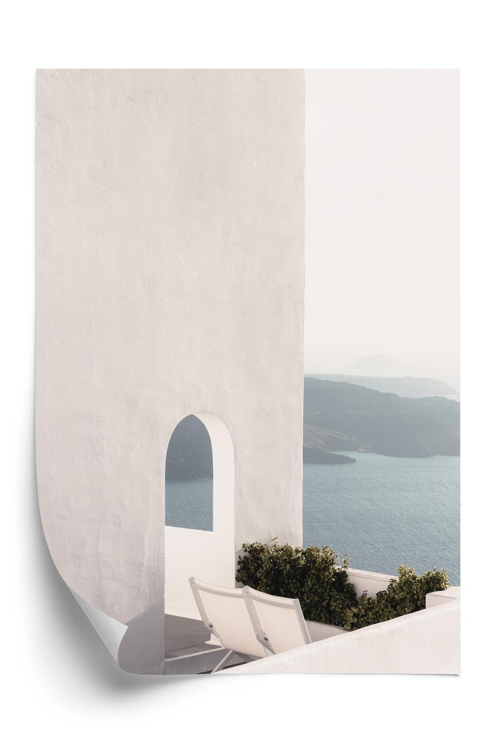 Plakat - Hvid arkitektur i santorini med udsigt over havet