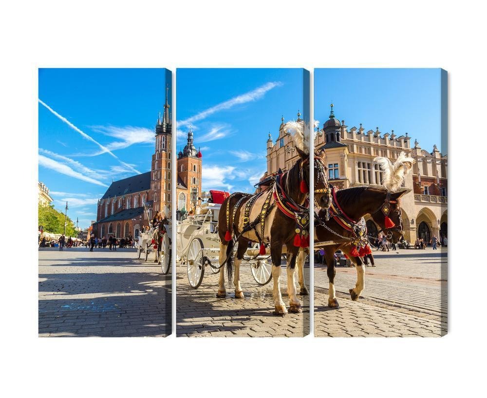 Flerdelt lærred hestevogne på markedspladsen i krakow